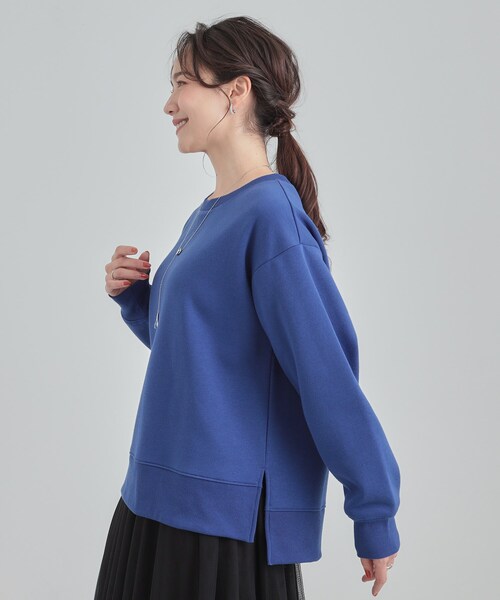 SHOO・LA・RUE(シューラルー)の「【あったか/S-LL】シンプルだから使いやすい ガゼット付き 裏起毛スウェット(スウェット・レディース・ブルー系その他/パープル/ダークグレー/ワインレッド/アイボリー・04/03/02/01)」の19枚目の写真