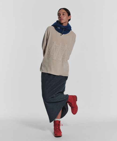 MENASOO(ミナス)の「Applique Velour Sweatshirt_Beige(スウェット・レディース・Beige・F)」の6枚目の写真