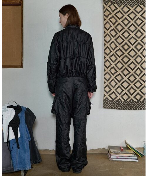 AOPT(アオプト)の「HIGH NECK SHIRRING BLOUSON - BLACK(ナイロンジャケット・レディース・その他・SMALL/MEDIUM)」の4枚目の写真