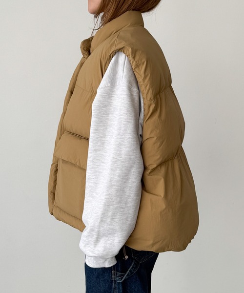 CANAL JEAN（キャナルジーン）の「Lakey Park　アウトポケットパファーベスト（ダウンベスト・レディース・ベージュ・ONE SIZE）」の9枚目の写真