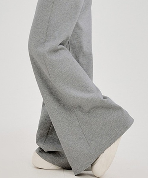 LYEON(リヨン)の「ジャージーフレアパンツ(スウェットパンツ・レディース・ブラック/グレー・LARGE/MEDIUM/SMALL)」の6枚目の写真