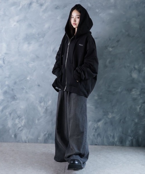 NOIZY(ノイジー)の「Threads Utility Zip-Up Hoodie / ワンポイント 刺繍 ジップパーカー スウェットパーカー フーディー(パーカー・メンズ・Black/グレー・LARGE/MEDIUM)」の9枚目の写真