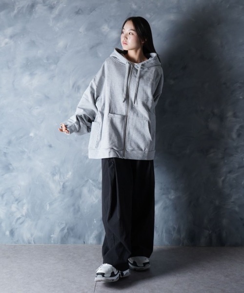 NOIZY(ノイジー)の「Threads Utility Zip-Up Hoodie / ワンポイント 刺繍 ジップパーカー スウェットパーカー フーディー(パーカー・メンズ・Black/グレー・LARGE/MEDIUM)」の14枚目の写真