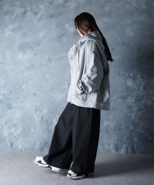 NOIZY(ノイジー)の「Threads Utility Zip-Up Hoodie / ワンポイント 刺繍 ジップパーカー スウェットパーカー フーディー(パーカー・メンズ・Black/グレー・LARGE/MEDIUM)」の20枚目の写真