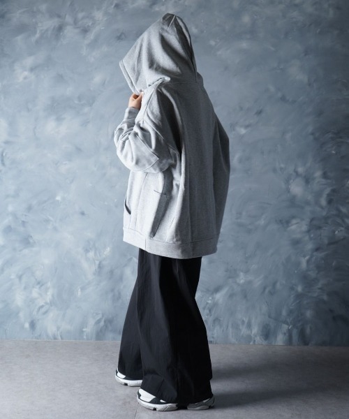 NOIZY(ノイジー)の「Threads Utility Zip-Up Hoodie / ワンポイント 刺繍 ジップパーカー スウェットパーカー フーディー(パーカー・メンズ・Black/グレー・LARGE/MEDIUM)」の13枚目の写真