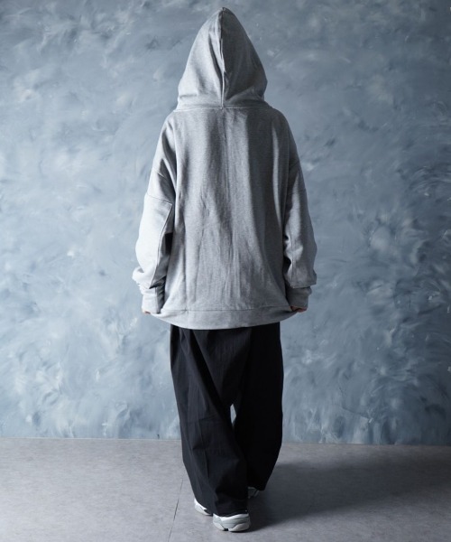 NOIZY(ノイジー)の「Threads Utility Zip-Up Hoodie / ワンポイント 刺繍 ジップパーカー スウェットパーカー フーディー(パーカー・メンズ・Black/グレー・LARGE/MEDIUM)」の15枚目の写真