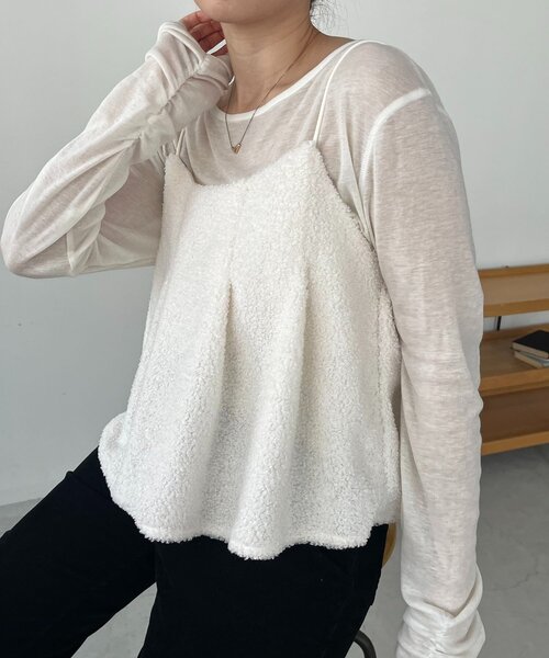 CAPRICIEUX LE'MAGE(カプリシューレマージュ)の「ボアフレアキャミ(シャツ/ブラウス・レディース・オフホワイト/ブラック・FREE)」の3枚目の写真