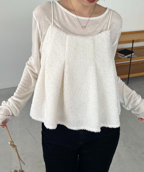 CAPRICIEUX LE'MAGE(カプリシューレマージュ)の「ボアフレアキャミ(シャツ/ブラウス・レディース・オフホワイト/ブラック・FREE)」の4枚目の写真