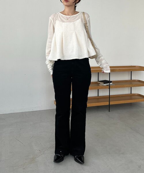 CAPRICIEUX LE'MAGE(カプリシューレマージュ)の「ボアフレアキャミ(シャツ/ブラウス・レディース・オフホワイト/ブラック・FREE)」の5枚目の写真