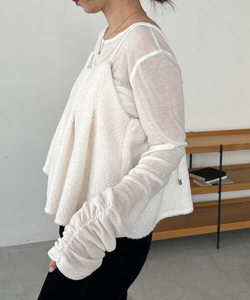 CAPRICIEUX LE'MAGE(カプリシューレマージュ)の「ボアフレアキャミ(シャツ/ブラウス・レディース・オフホワイト/ブラック・FREE)」の6枚目の写真