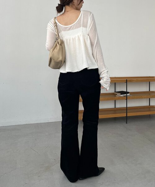 CAPRICIEUX LE'MAGE(カプリシューレマージュ)の「ボアフレアキャミ(シャツ/ブラウス・レディース・オフホワイト/ブラック・FREE)」の11枚目の写真