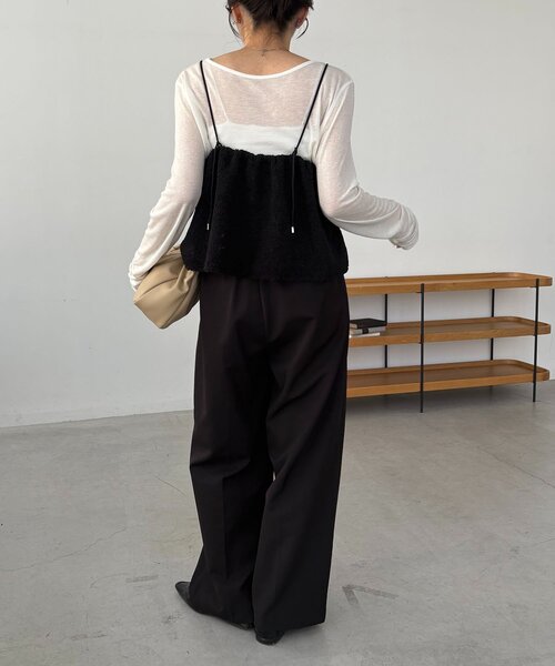 CAPRICIEUX LE'MAGE(カプリシューレマージュ)の「ボアフレアキャミ(シャツ/ブラウス・レディース・オフホワイト/ブラック・FREE)」の15枚目の写真