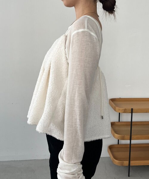 CAPRICIEUX LE'MAGE(カプリシューレマージュ)の「ボアフレアキャミ(シャツ/ブラウス・レディース・オフホワイト/ブラック・FREE)」の22枚目の写真