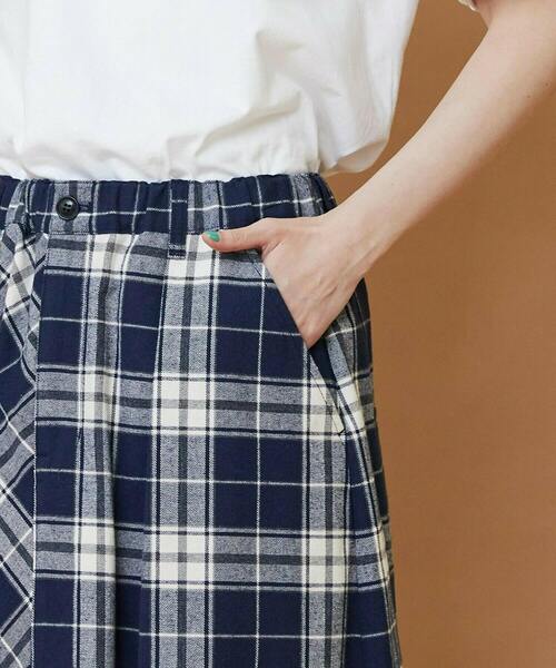 FRAPBOIS(フラボア)の「チェックパッチスカート(スカート・レディース・ブラウン/ネイビー・0/1)」の5枚目の写真