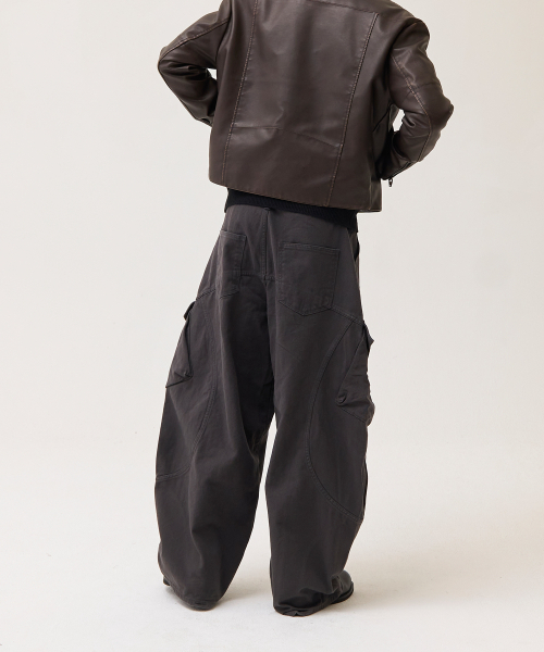 AKECII(アケシ)の「カービングウォッシュドコットンカーゴパンツ_チャコール(その他パンツ・メンズ・その他・SMALL/MEDIUM/LARGE)」の4枚目の写真