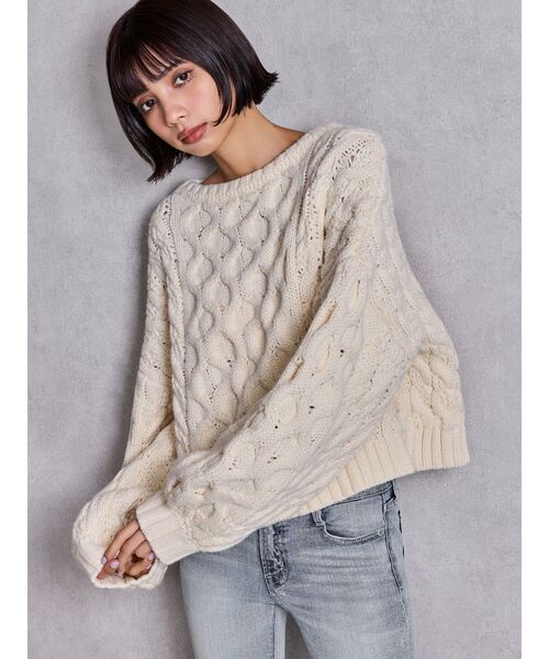 GYDA(ジェイダ)の「ケーブルクルーネックニットトップス(ニット/セーター・レディース・グレー/アイボリー/レッド・FREE)」の22枚目の写真
