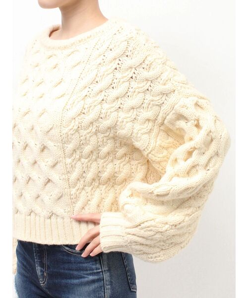 GYDA(ジェイダ)の「ケーブルクルーネックニットトップス(ニット/セーター・レディース・グレー/アイボリー/レッド・FREE)」の14枚目の写真