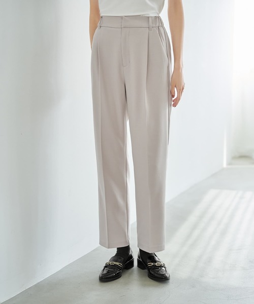 STYLE DELI(スタイルデリ)の「ストレッチツイルBASICタックパンツ(スラックス・レディース・ブラック/アイボリー/グレイッシュベージュ/バーガンディー・X-SMALL/SMALL/MEDIUM)」の3枚目の写真