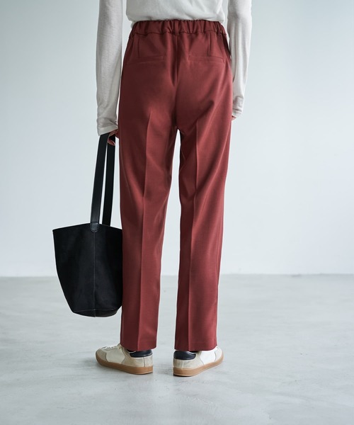 STYLE DELI(スタイルデリ)の「ストレッチツイルBASICタックパンツ(スラックス・レディース・ブラック/アイボリー/グレイッシュベージュ/バーガンディー・X-SMALL/SMALL/MEDIUM)」の13枚目の写真