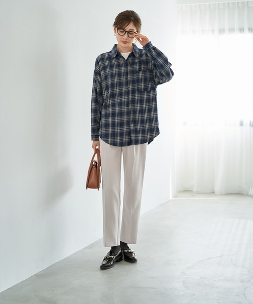 STYLE DELI(スタイルデリ)の「ストレッチツイルBASICタックパンツ(スラックス・レディース・ブラック/アイボリー/グレイッシュベージュ/バーガンディー・X-SMALL/SMALL/MEDIUM)」の16枚目の写真