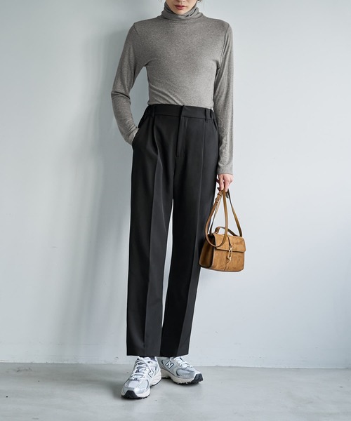 STYLE DELI(スタイルデリ)の「ストレッチツイルBASICタックパンツ(スラックス・レディース・ブラック/アイボリー/グレイッシュベージュ/バーガンディー・X-SMALL/SMALL/MEDIUM)」の10枚目の写真