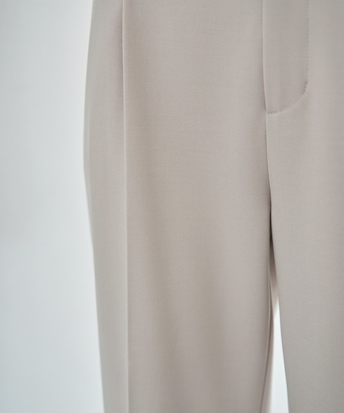 STYLE DELI(スタイルデリ)の「ストレッチツイルBASICタックパンツ(スラックス・レディース・ブラック/アイボリー/グレイッシュベージュ/バーガンディー・X-SMALL/SMALL/MEDIUM)」の5枚目の写真