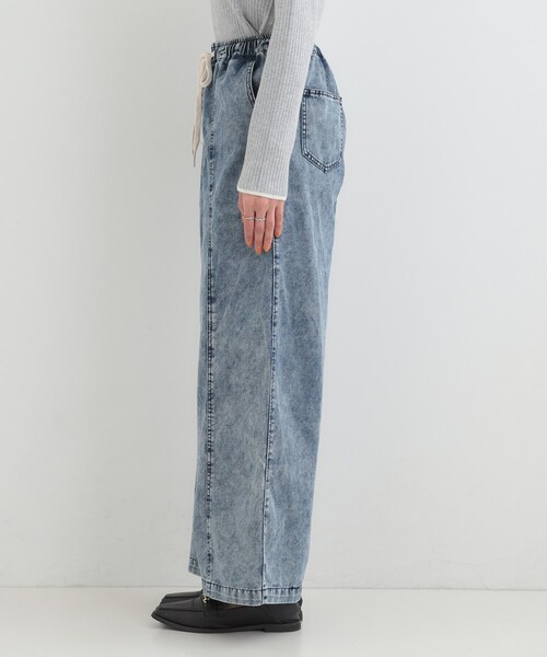 SHOO・LA・RUE(シューラルー)の「【S-LL】抜け感あるスタイルに ケミカルデニム イージーワイドパンツ(デニムパンツ・レディース・ネイビー/ブラック・01/02/03/04)」の12枚目の写真