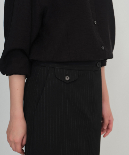 MUSINSA STANDARD WOMAN（ムシンサスタンダードウーマン）の「ウィメンズピンストライプストレートマキシスカート[ブラック]（スカート・レディース・その他・SMALL/MEDIUM/LARGE/X-SMALL）」の5枚目の写真