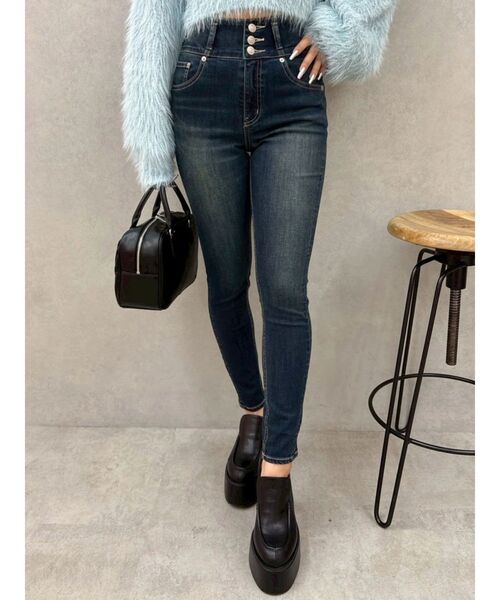 EVRIS（エヴリス）の「ワイドベルトハイウエストスキニーデニムパンツ（デニムパンツ・レディース・インディゴブルー/ブラック・X-SMALL/MEDIUM/SMALL）」の2枚目の写真