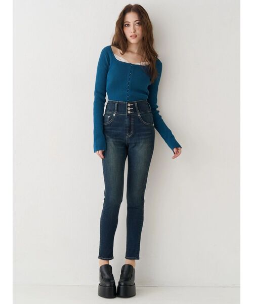 EVRIS（エヴリス）の「ワイドベルトハイウエストスキニーデニムパンツ（デニムパンツ・レディース・インディゴブルー/ブラック・X-SMALL/MEDIUM/SMALL）」の6枚目の写真