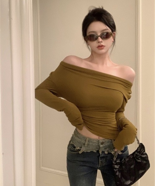 Ritzy(リッツィー)の「シンプル オフショルダー長袖Tシャツ(Tシャツ/カットソー・レディース・グレー/ブラック/イエロー・M)」の17枚目の写真
