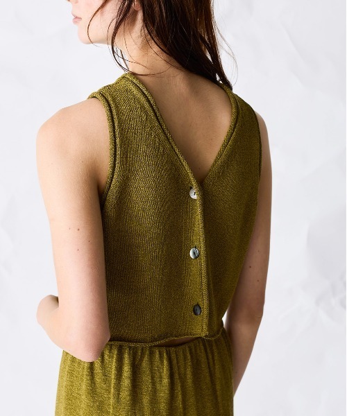 WALANCE（ワランス）の「paper knit 2way top（ベスト・レディース・サンドベージュ/ブラック/オリーブ・FREE）」の6枚目の写真