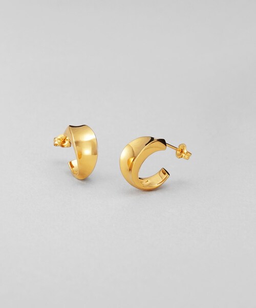 COCOSHNIK ONKITSCH(ココシュニックオンキッチュ)の「シルバー フローツイストピアス GP(ピアス(両耳用)・レディース・ゴールド・00)」の1枚目の写真
