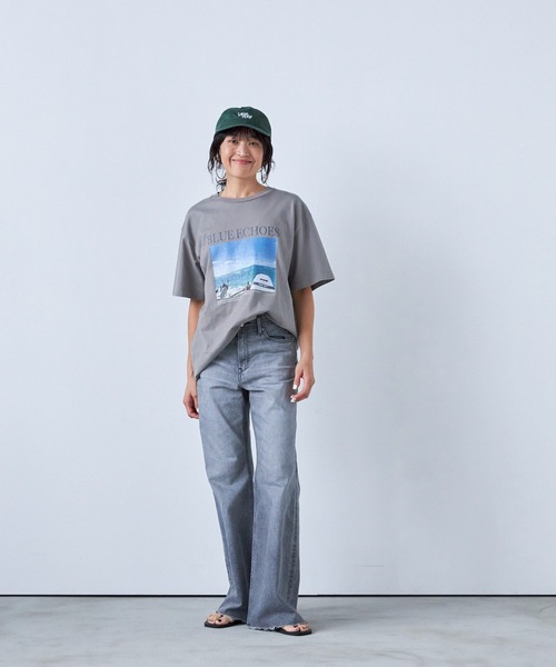 YANUK(ヤヌーク)の「フレア"CLAIRE"(デニムパンツ・レディース・ライトグレー・27inch/26inch/25inch/24inch/23inch/22inch)」の1枚目の写真