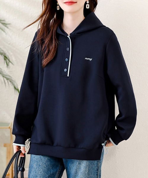 ONEP STAR(ワンピスター)の「刺繍ロゴ入り×フード付きボタンデザインスウェット(スウェット・レディース・ネイビー・X-LARGE/LARGE)」の7枚目の写真