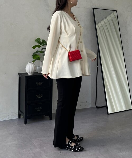 prose verse（プロズヴェール）の「ウエストタックカットカーディガン（カーディガン/ボレロ・レディース・ブラック/アイボリー・LARGE/MEDIUM）」の3枚目の写真