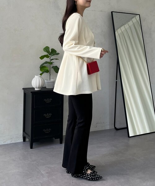 prose verse（プロズヴェール）の「ウエストタックカットカーディガン（カーディガン/ボレロ・レディース・ブラック/アイボリー・LARGE/MEDIUM）」の4枚目の写真