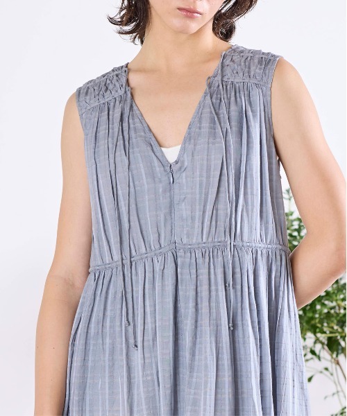 Marilyn Moon(マリリンムーン)の「sheer check 2way gathered dress(ワンピース・レディース・ネイビー/グレー/オフホワイト・FREE)」の7枚目の写真