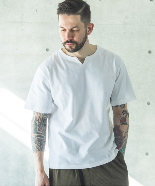 MR.OLIVE(ミスターオリーブ)の「COOL TOUCH COTTON / KEY NECK T-SHIRT / M262106(Tシャツ/カットソー・メンズ・オフホワイト/ブルー/ブラック・MEDIUM/LARGE)」の3枚目の写真
