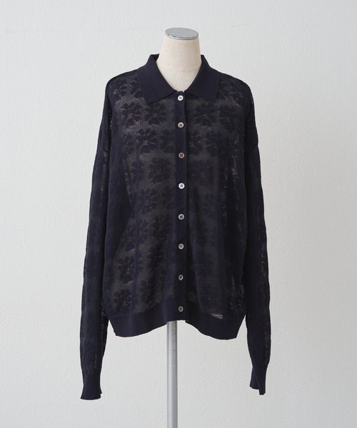 PUAL CE CIN（ピュアルセシン）の「透かし編み花柄ジャガード襟付きカーディガン（カーディガン/ボレロ・レディース・ベージュ/ネイビー/オフホワイト・FREE）」の3枚目の写真