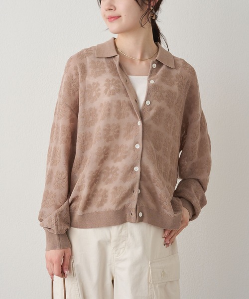 PUAL CE CIN（ピュアルセシン）の「透かし編み花柄ジャガード襟付きカーディガン（カーディガン/ボレロ・レディース・ベージュ/ネイビー/オフホワイト・FREE）」の9枚目の写真