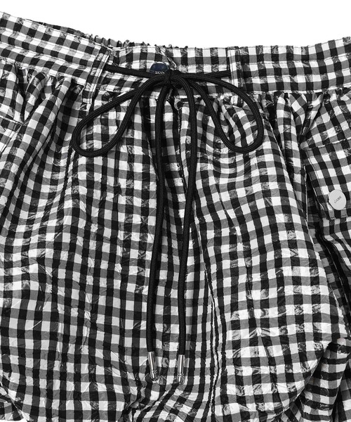 GANNI（ガニー）の「Crinkled Taffeta Check Mini Bu W0465（スカート・レディース・ブラック・34）」の3枚目の写真