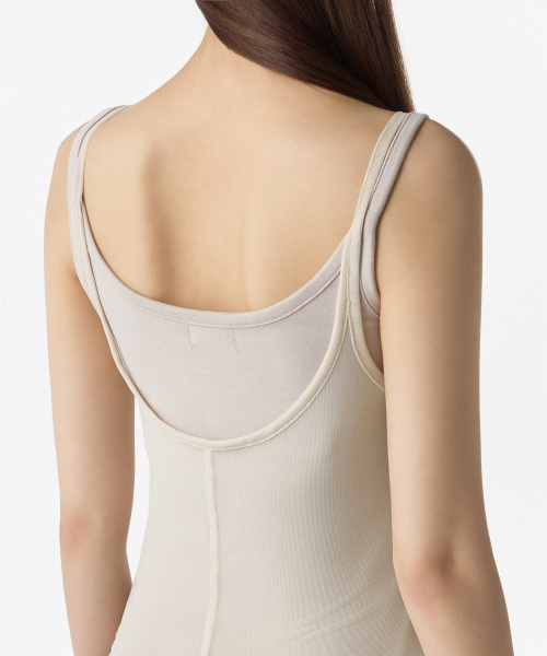 MUSINSA STANDARD WOMAN（ムシンサスタンダードウーマン）の「ウィメンズメッシュトップレイヤードストリングスリーブレストップ[ライトベージュ/マッシュルーム]（Tシャツ/カットソー・レディース・その他・SMALL/MEDIUM/LARGE/X-SMALL）」の4枚目の写真