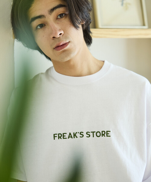 ロゴ刺繍 クルーネック Tシャツ ホワイト セール】限定展開 リラックスフィット 刺繍ロゴ クルーネック Tシャツ