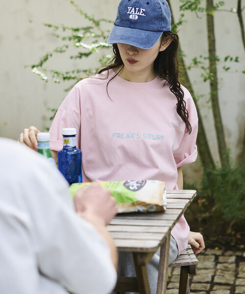 FREAK'S STORE(フリークスストア)の「限定展開 リラックスフィット 刺繍ロゴ クルーネック Tシャツ(Tシャツ/カットソー・メンズ・ホワイト/ネイビー/ブラック/ピンク・LARGE/SMALL/MEDIUM)」の12枚目の写真