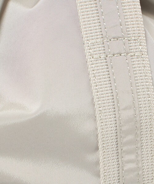 AIGLE(エーグル)の「<AIGLE>コンパクト 2WAY ドロストバッグ(ショルダーバッグ・レディース・ナチュラル/オレンジ・FREE)」の11枚目の写真