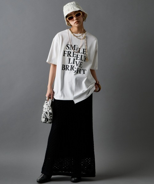 GEVS.(ジェイヴィス)の「綿100%アシンメトリープリントTシャツ<大きいサイズ有>GEVS.(Tシャツ/カットソー・レディース・ブラック/オフホワイト・LL/3L/4L/5L/M/L)」の4枚目の写真