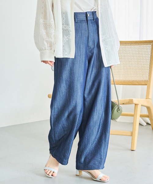 LAVEANGE(ラビアンジェ)の「ライトデニムライクカーブパンツ(デニムパンツ・レディース・ベージュ/ネイビー/ブラック・M/LL/3L/4L/5L)」の14枚目の写真