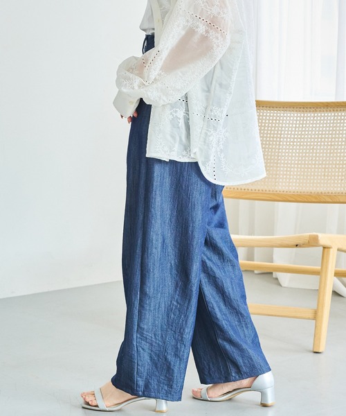 LAVEANGE(ラビアンジェ)の「ライトデニムライクカーブパンツ(デニムパンツ・レディース・ベージュ/ネイビー/ブラック・M/LL/3L/4L/5L)」の15枚目の写真