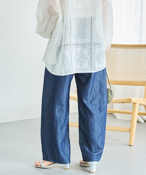 LAVEANGE(ラビアンジェ)の「ライトデニムライクカーブパンツ(デニムパンツ・レディース・ベージュ/ネイビー/ブラック・M/LL/3L/4L/5L)」の17枚目の写真